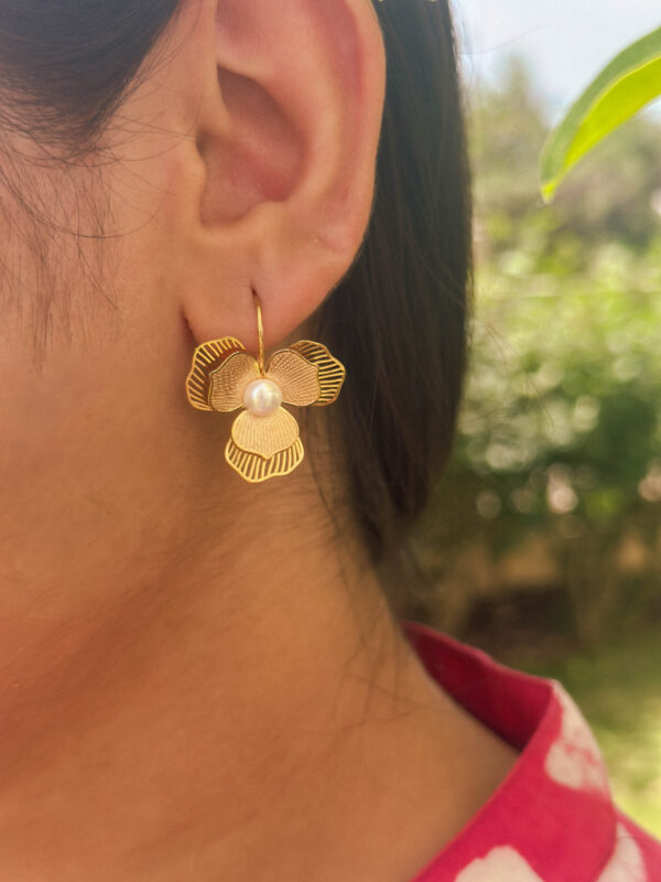 Golden Iris Earrings - Image 4